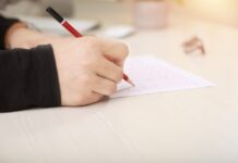 Dispozitive moderne pentru copiat la examene Dispozitive moderne pentru copiat la examene