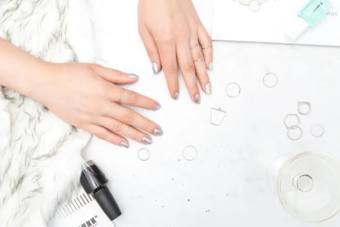 Obțineți rezultate profesionale acasă: Cele mai bune produse pentru unghii cu gel